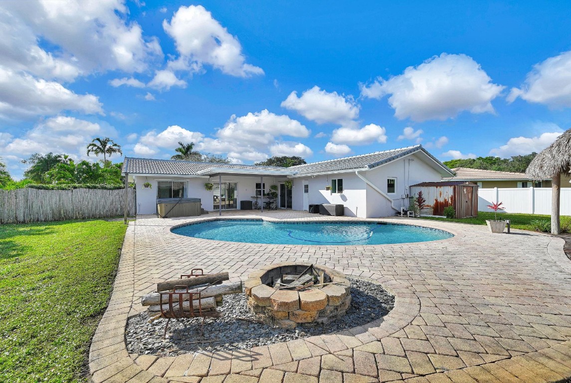 Coral Spgs Lakes 68-12 B - Residential