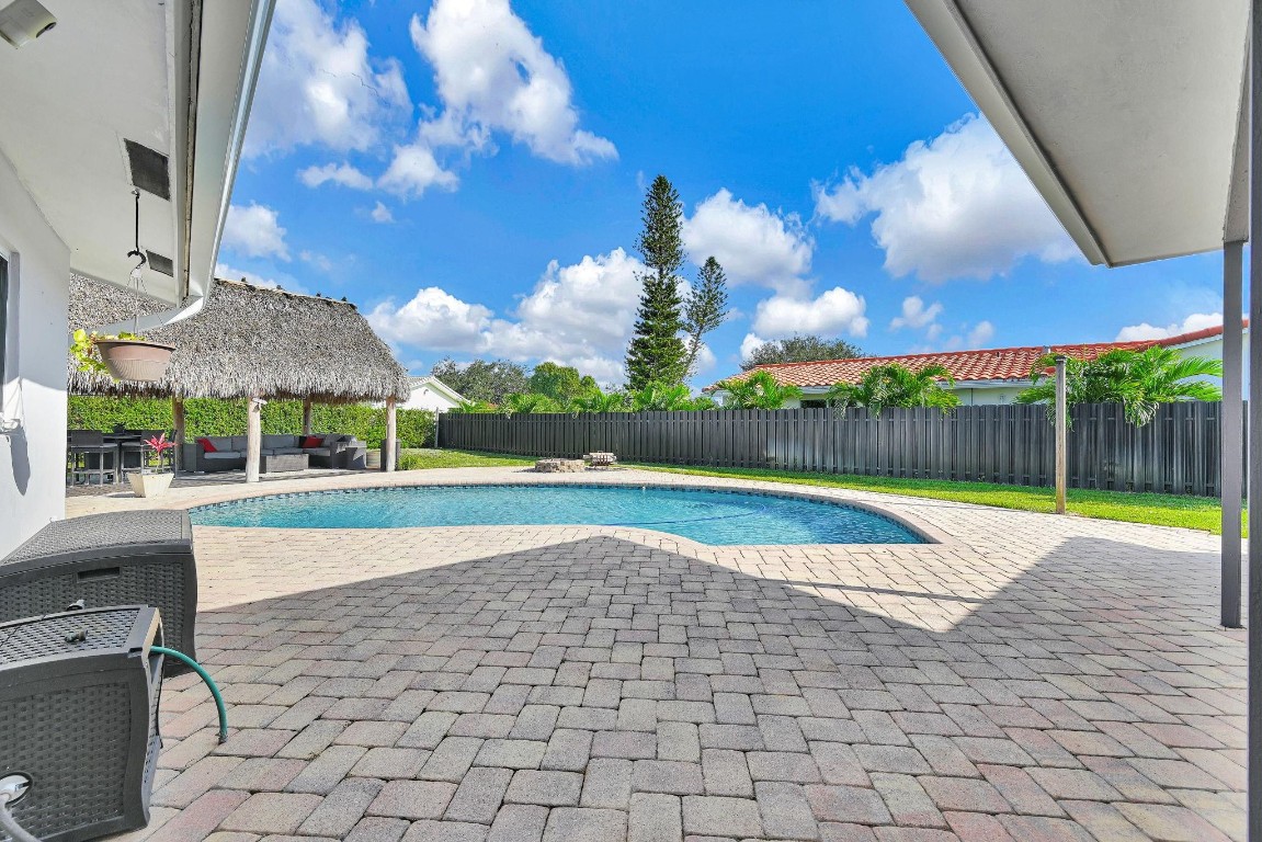 Coral Spgs Lakes 68-12 B - Residential