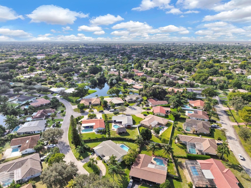 Coral Spgs Lakes 68-12 B - Residential