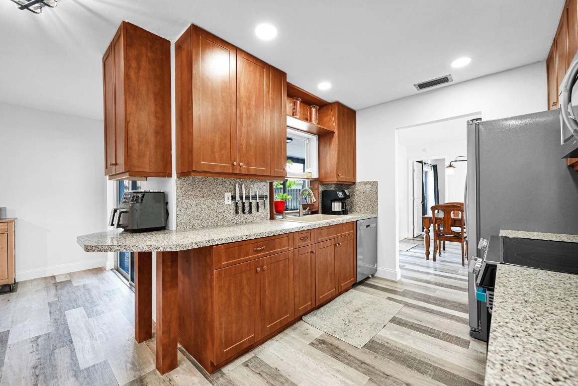 Coral Spgs Lakes 68-12 B - Residential