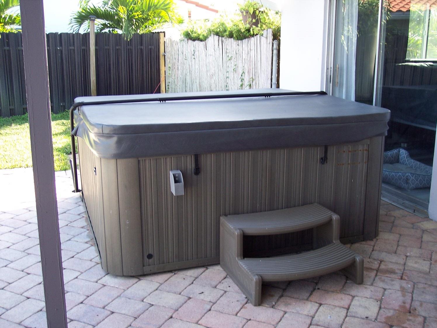 Coral Spgs Lakes 68-12 B - Residential