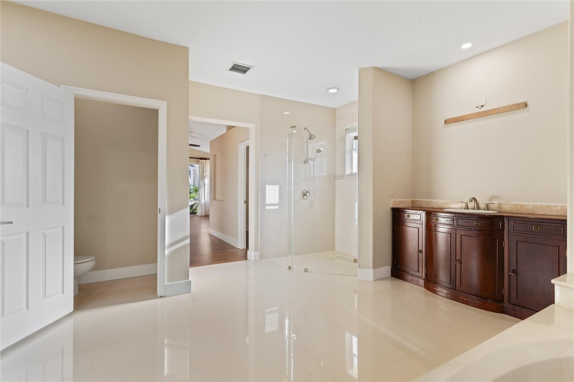 COVE III - Residential