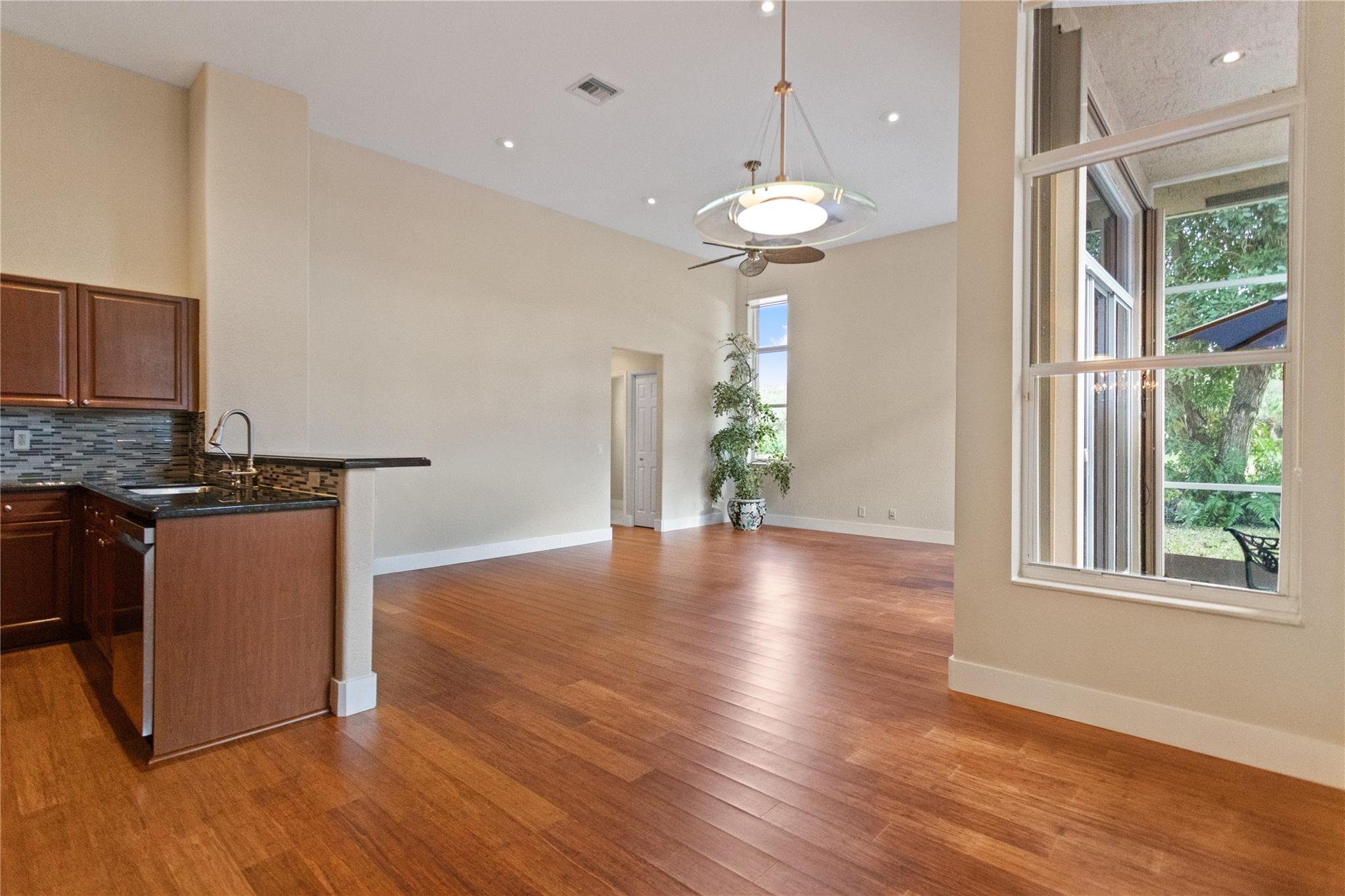 COVE III - Residential