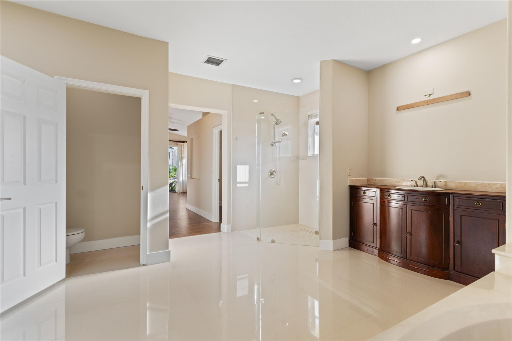 COVE III - Residential