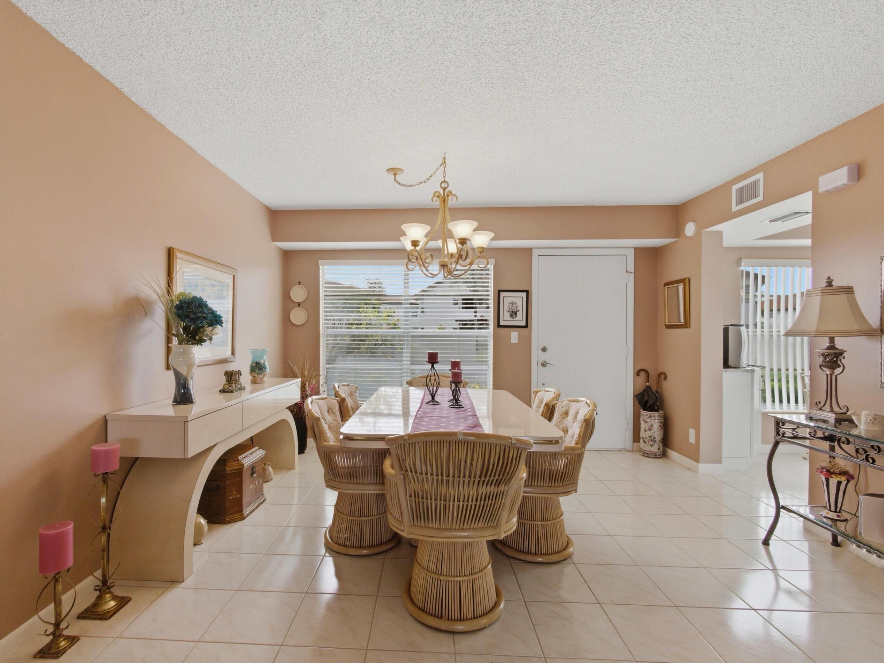 PALM GREENS AT VILLA DEL RAY CONDO II - Residential