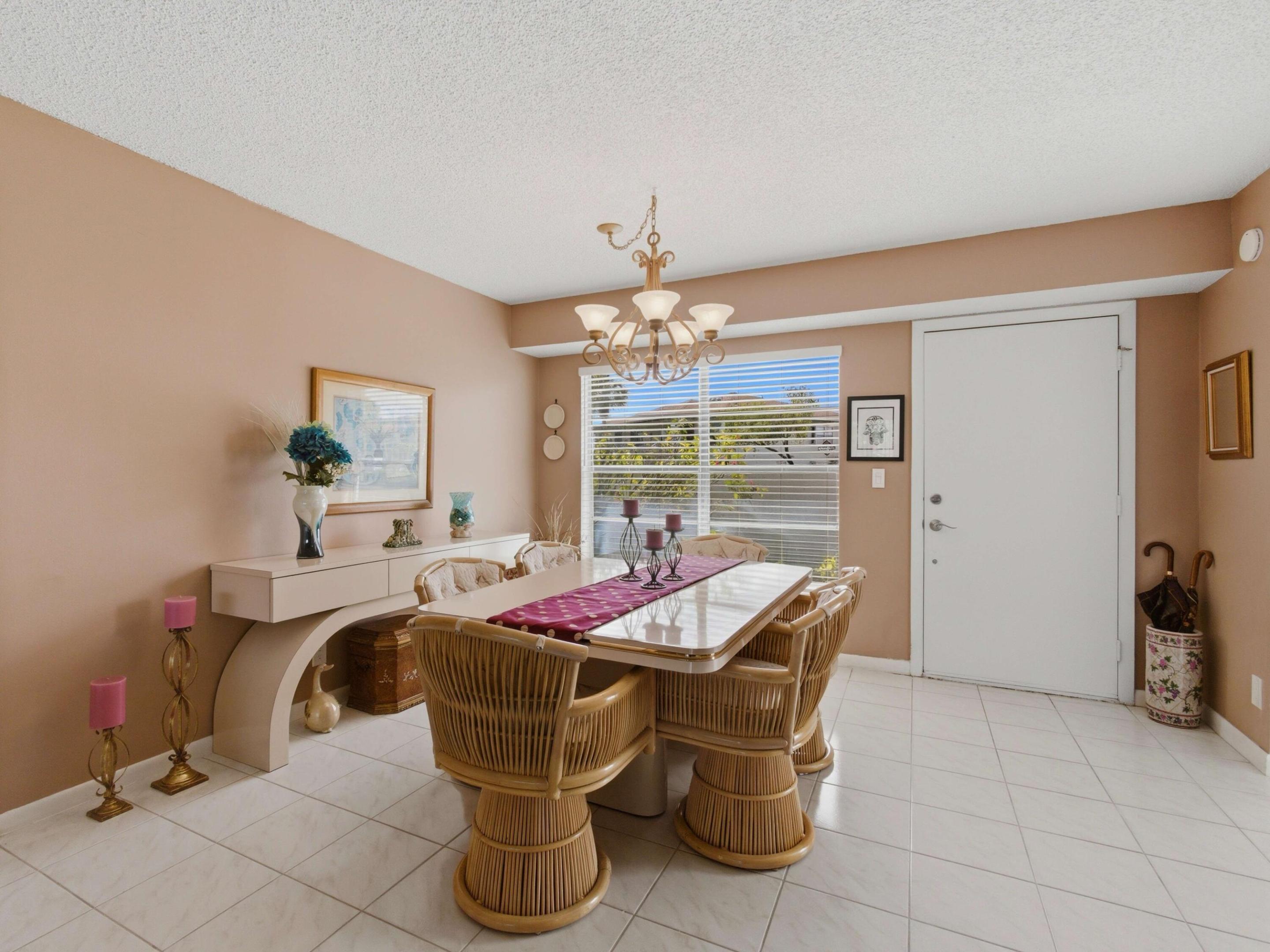 PALM GREENS AT VILLA DEL RAY CONDO II - Residential