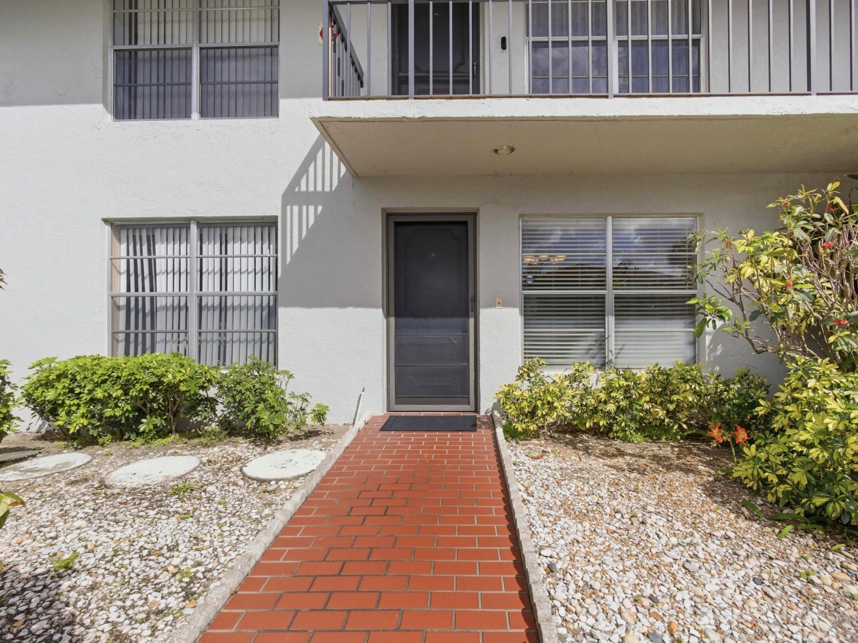 PALM GREENS AT VILLA DEL RAY CONDO II - Residential
