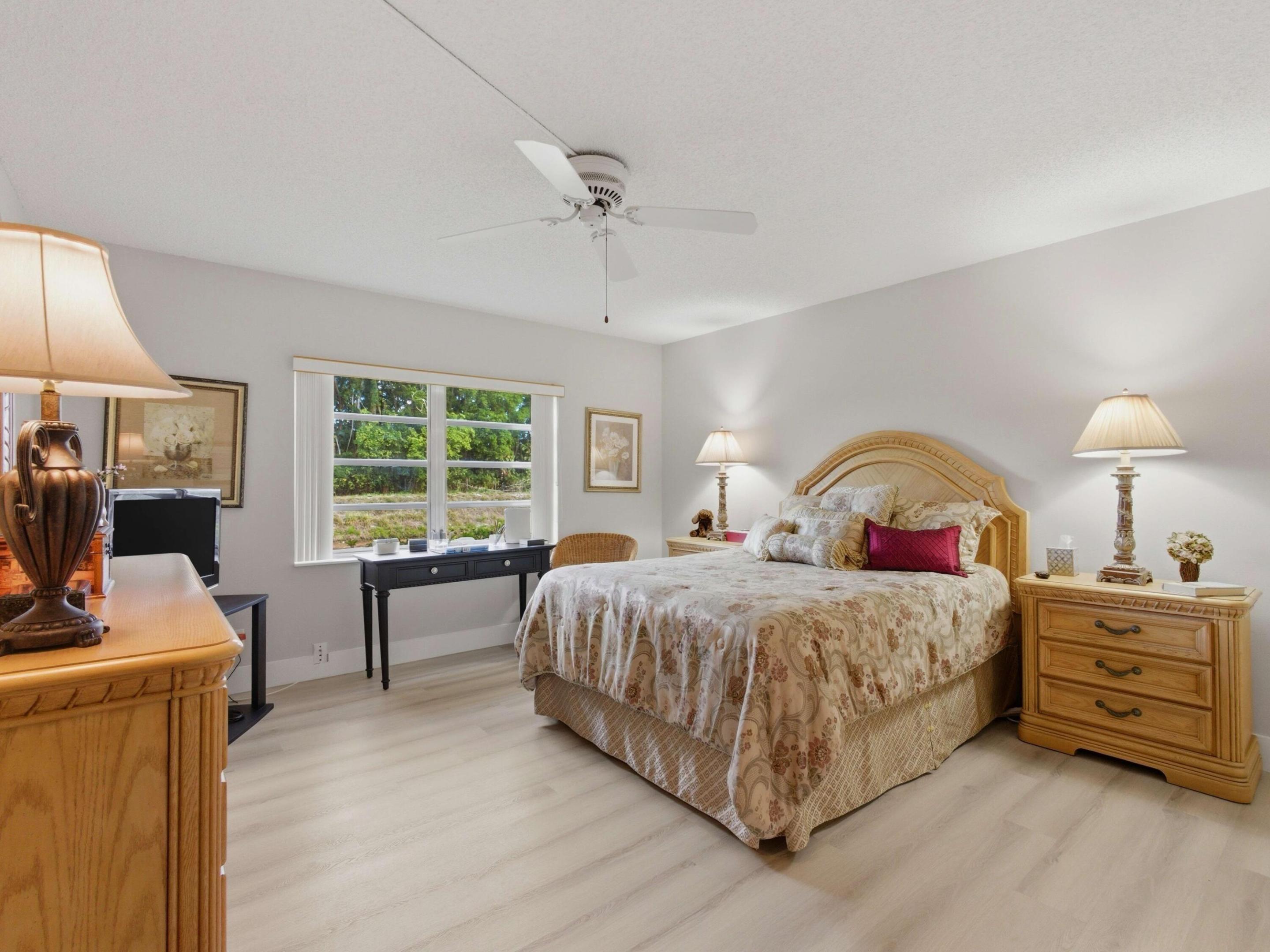 PALM GREENS AT VILLA DEL RAY CONDO II - Residential