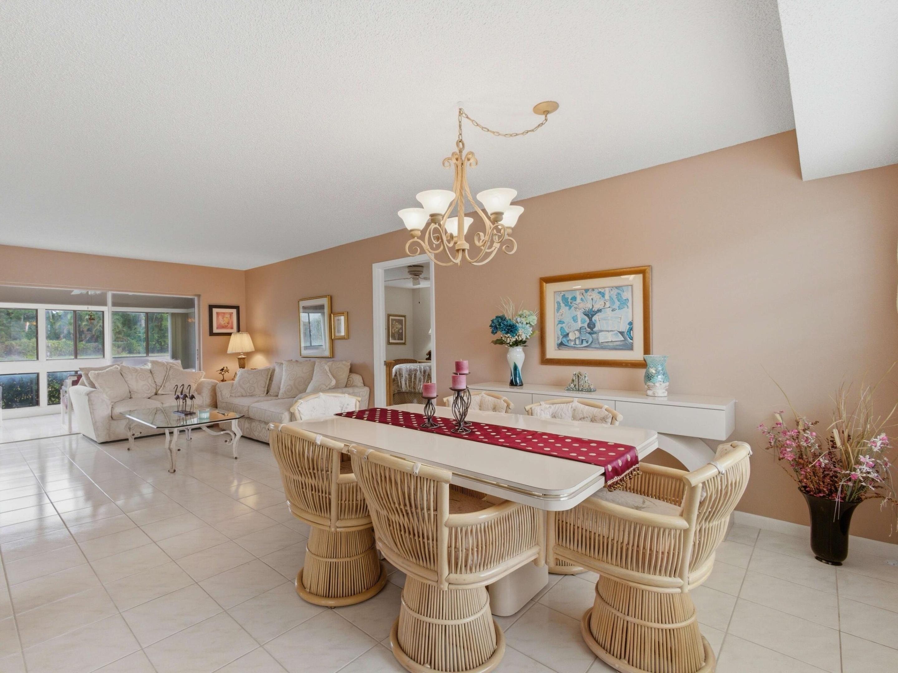 PALM GREENS AT VILLA DEL RAY CONDO II - Residential