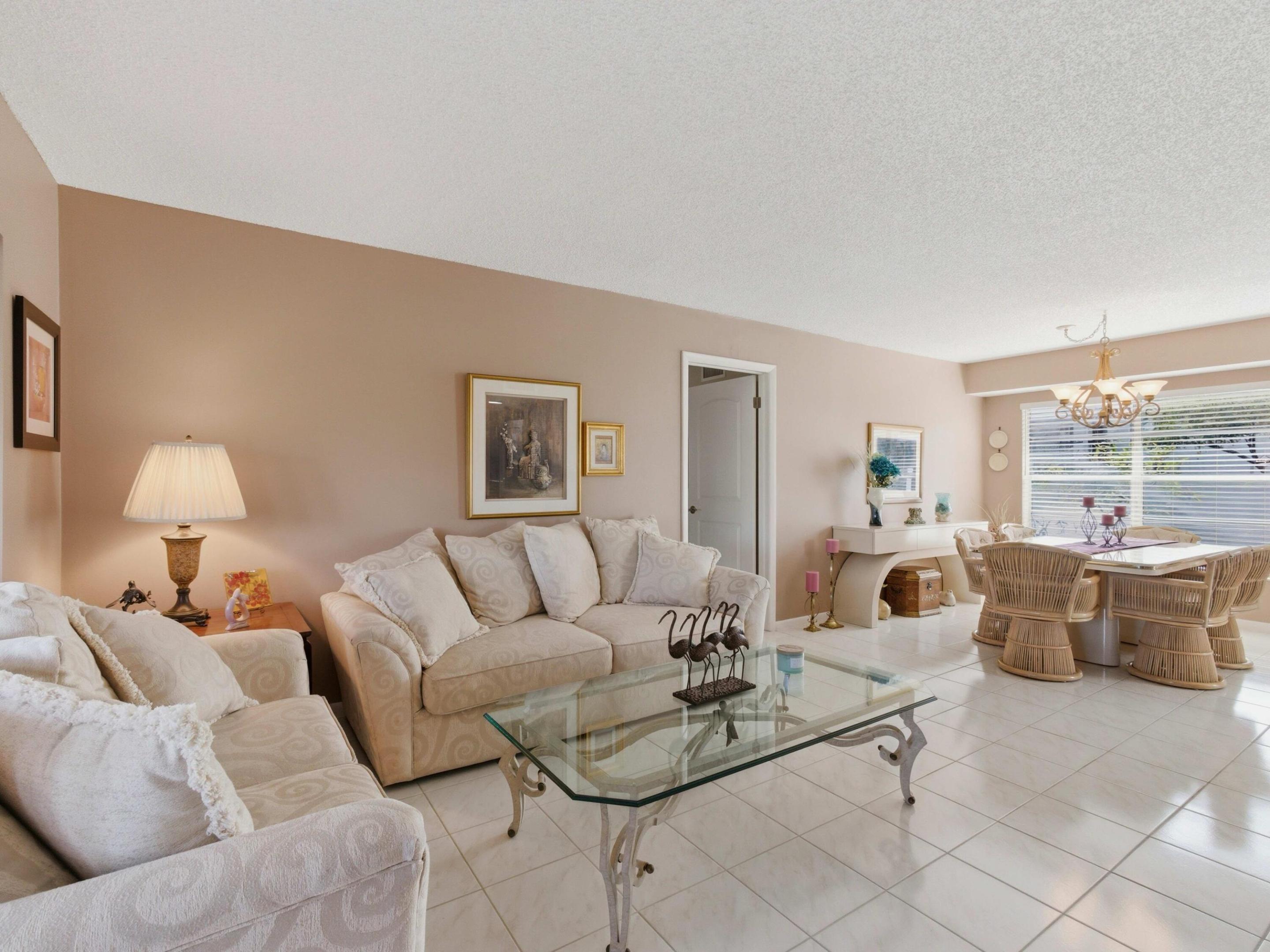 PALM GREENS AT VILLA DEL RAY CONDO II - Residential