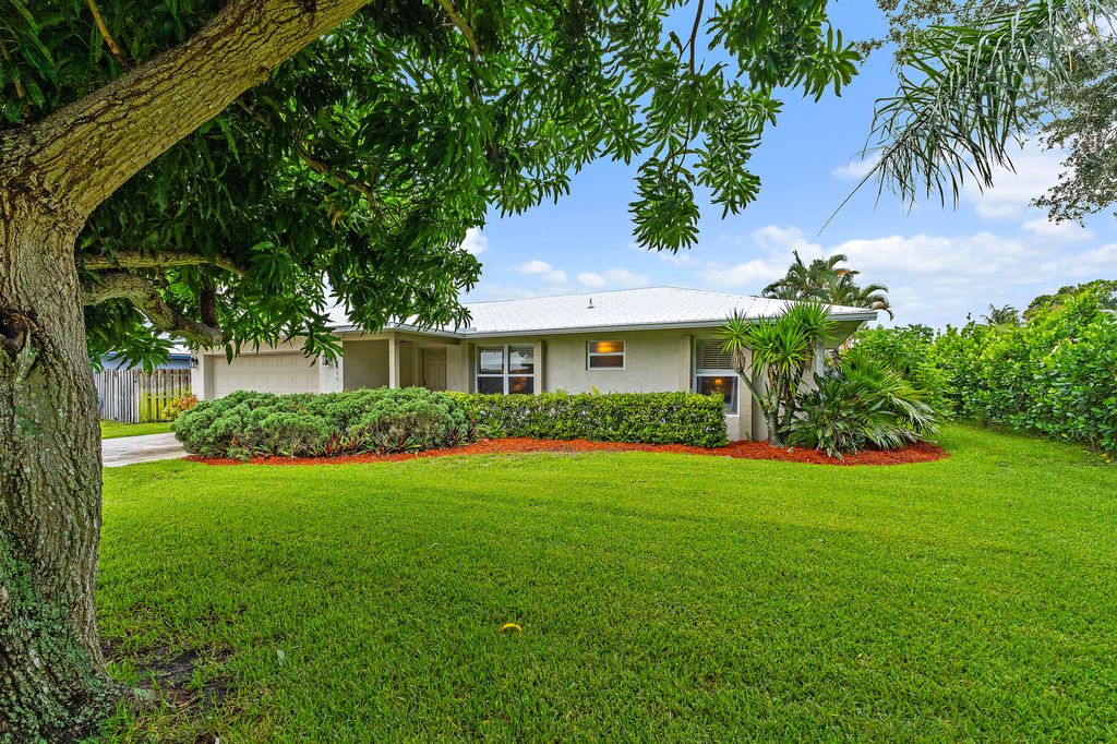 Photo of 2060 NE Hoya Calle, Jensen Beach, FL 34957 (MLS # R11108185)