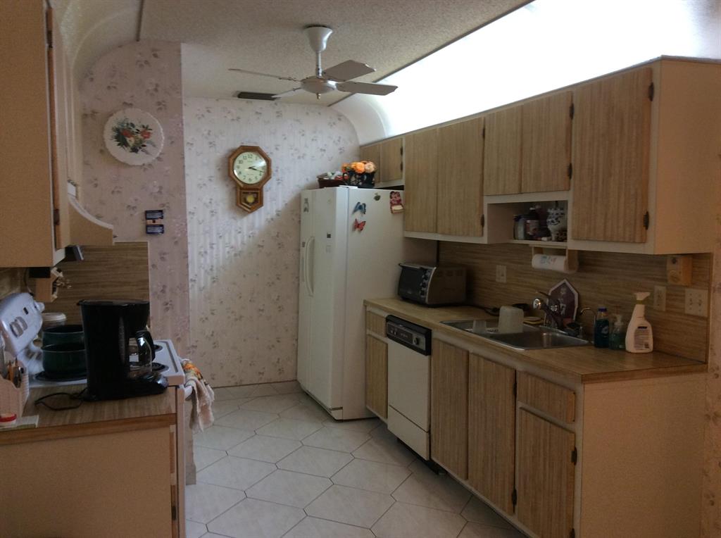 DELRAY VILLAS 3 - Residential Lease