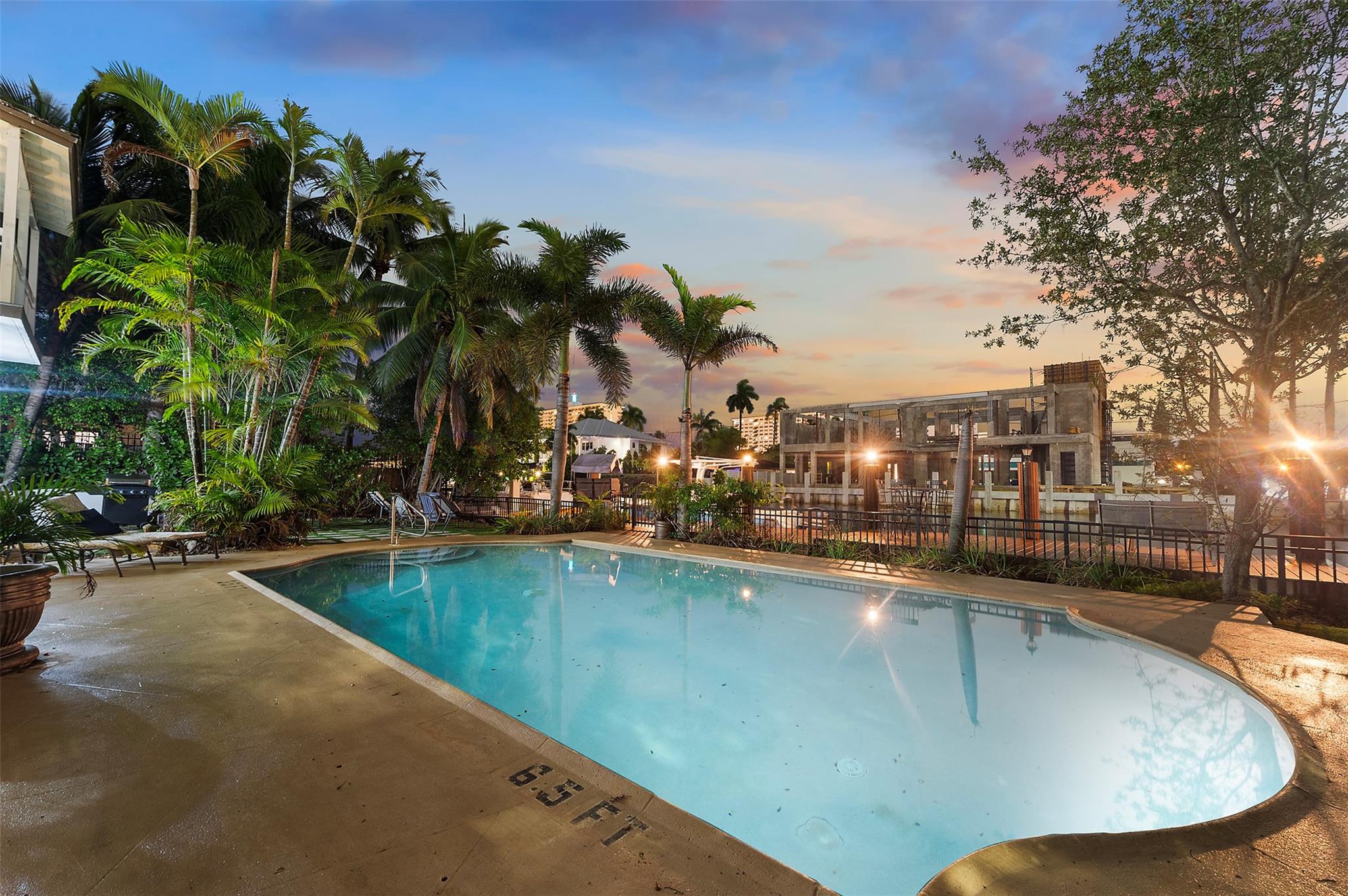 SEVEN ISLES - Residential