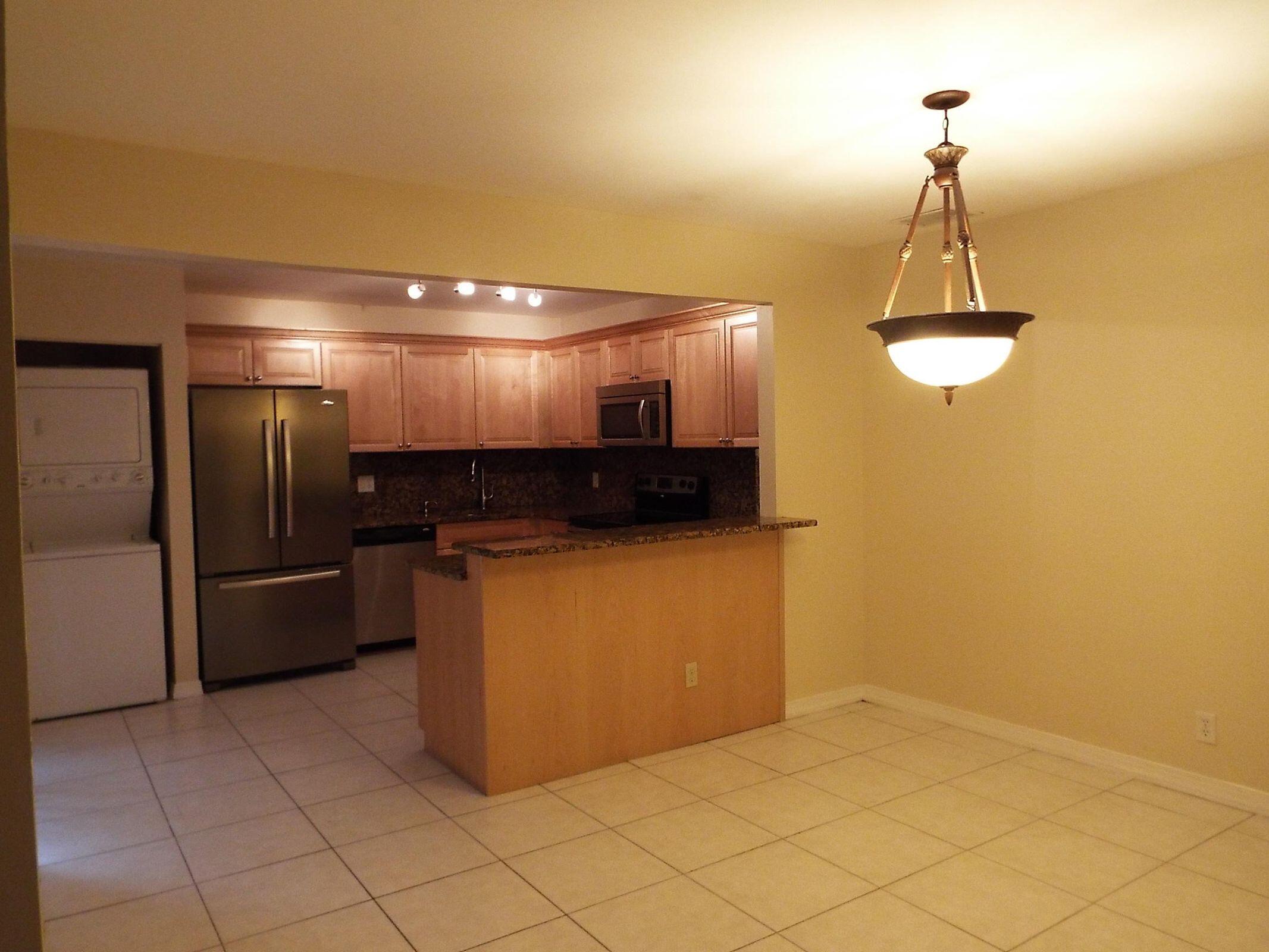 1567 Shaker Circle