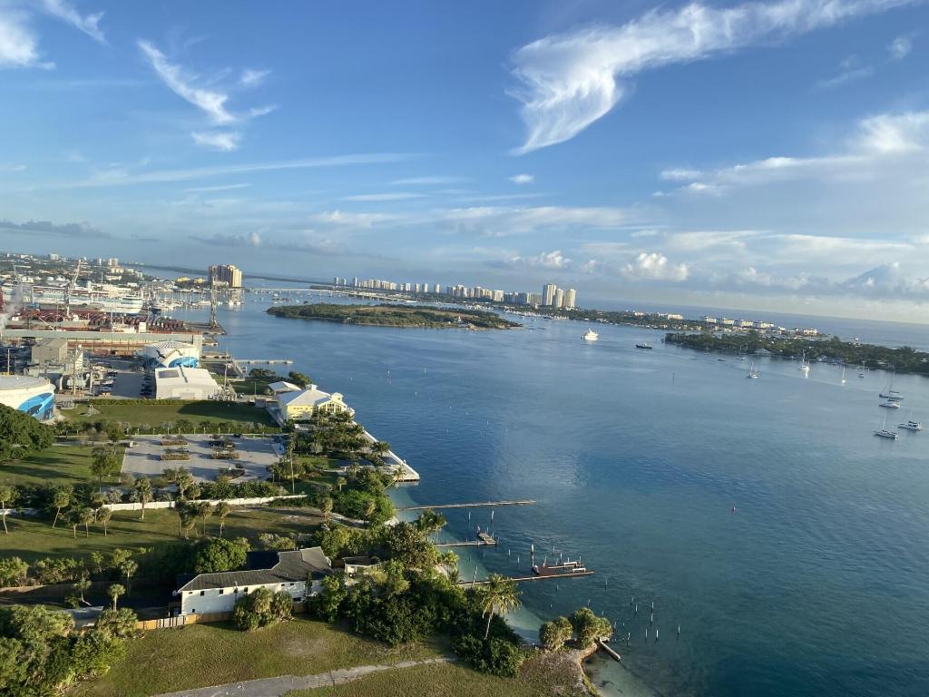 5600 N Flagler Drive Ph107