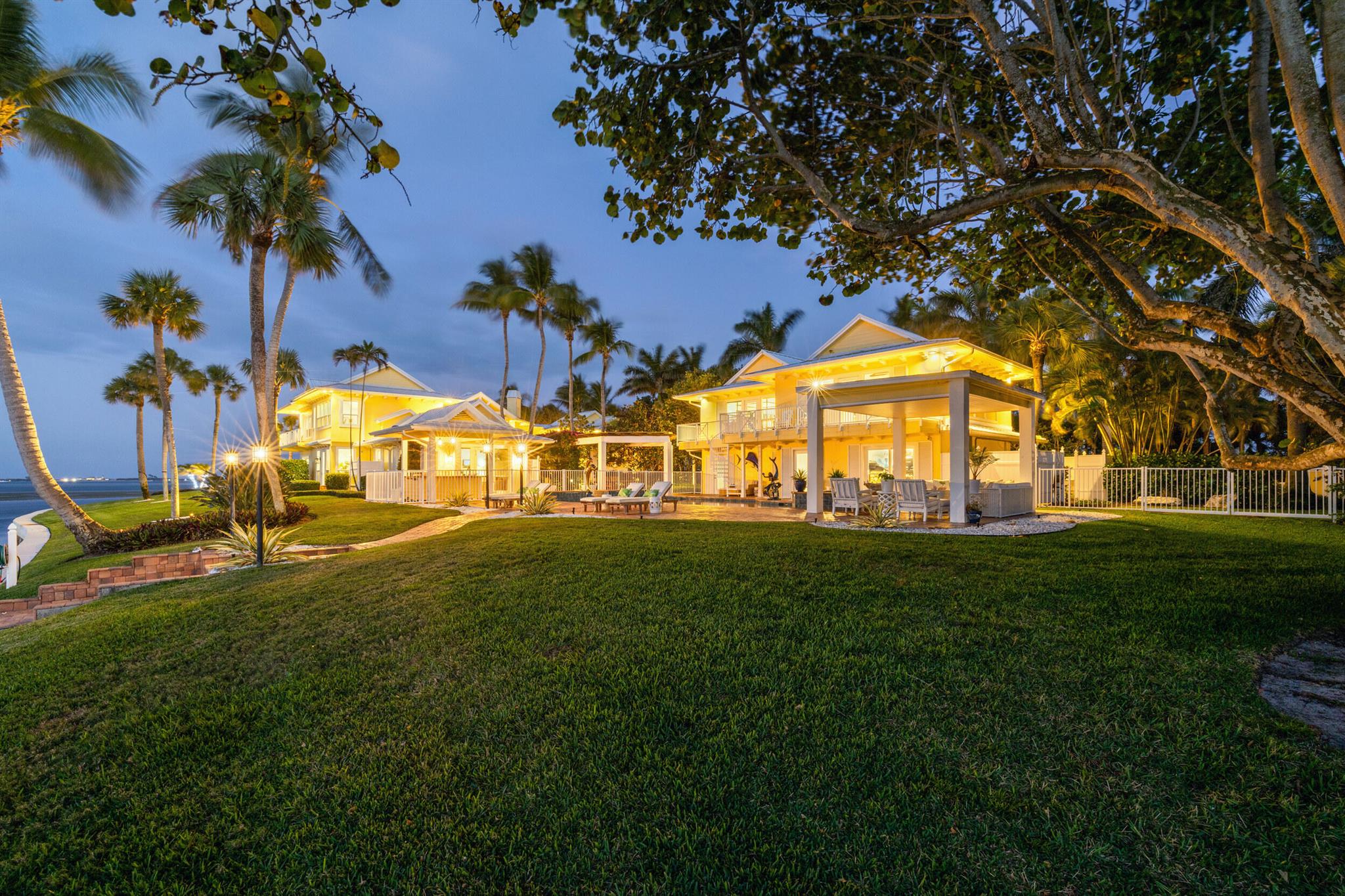 3 Timor Street, Sewalls Point, FL, 34996/$8,250,000 2 3 Timor Street