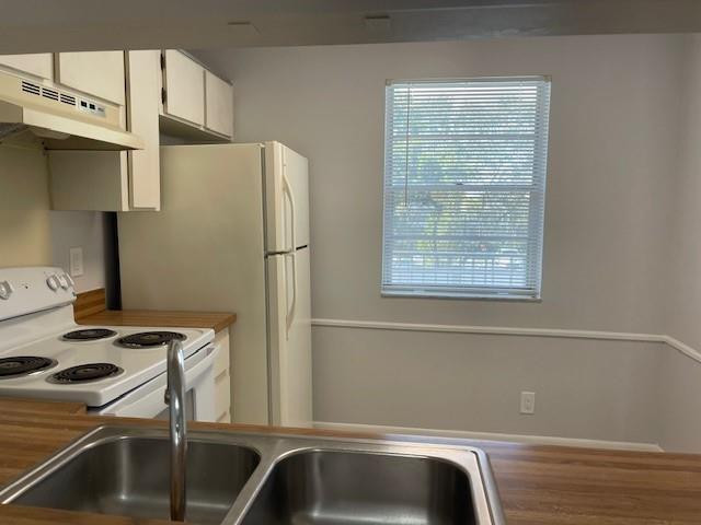 Palm Village Condo - Residential Lease