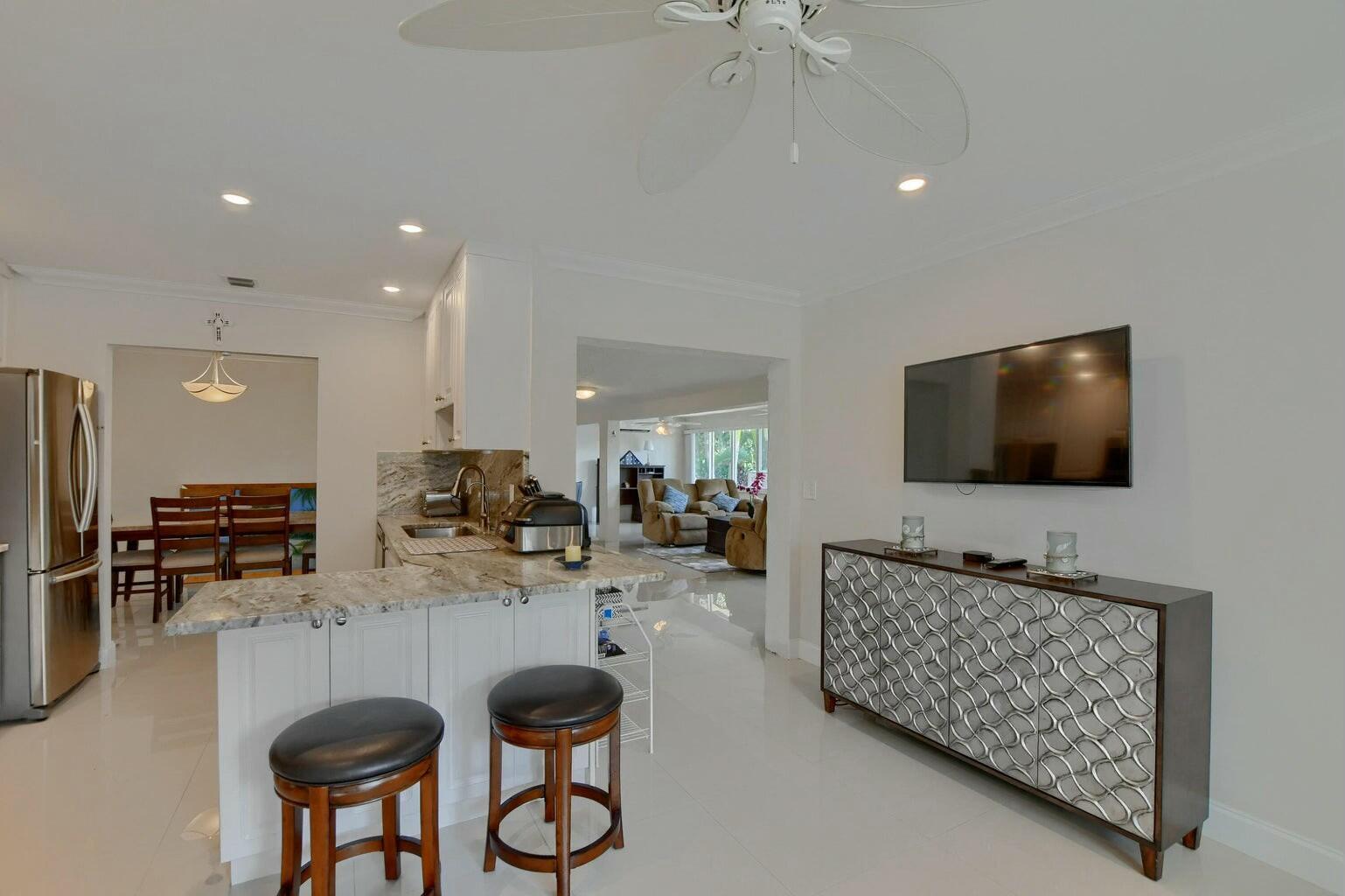 TROPIC PALMS - Residential Lease