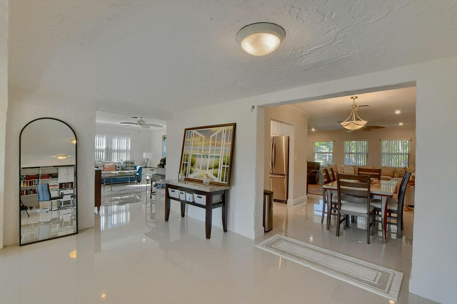 TROPIC PALMS - Residential Lease