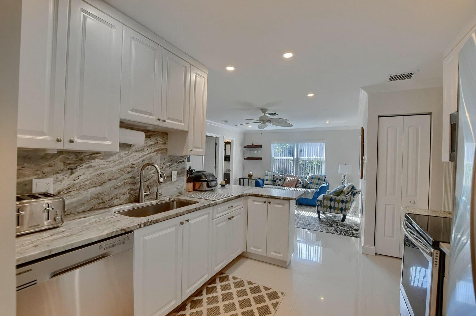 TROPIC PALMS - Residential Lease