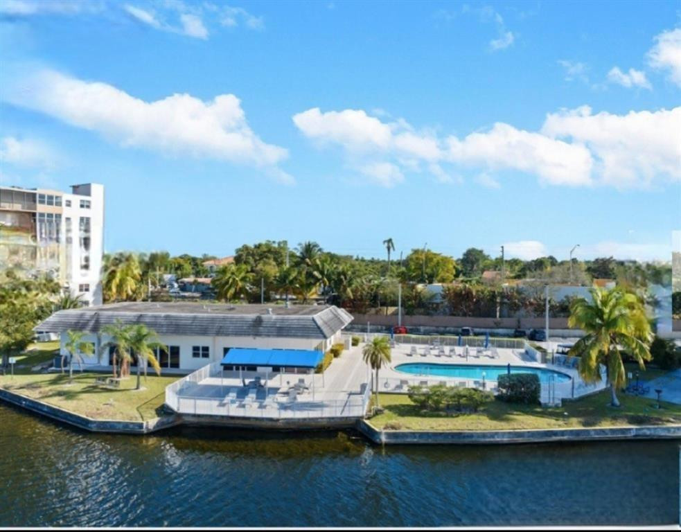 ROYAL BAHAMIAN - Residential Lease