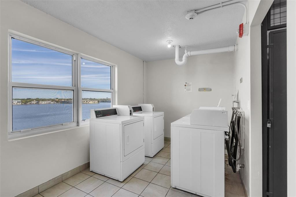 ROYAL BAHAMIAN - Residential Lease