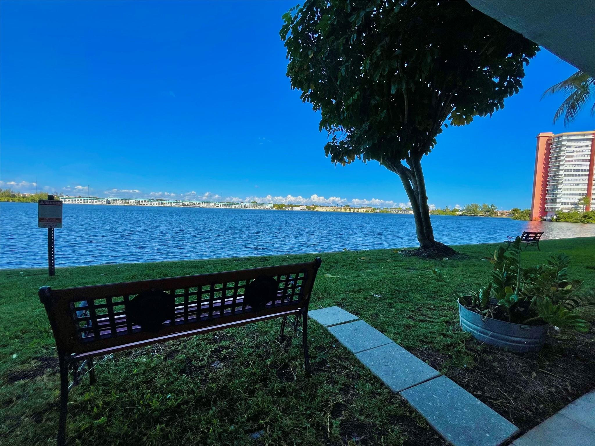 ROYAL BAHAMIAN - Residential Lease