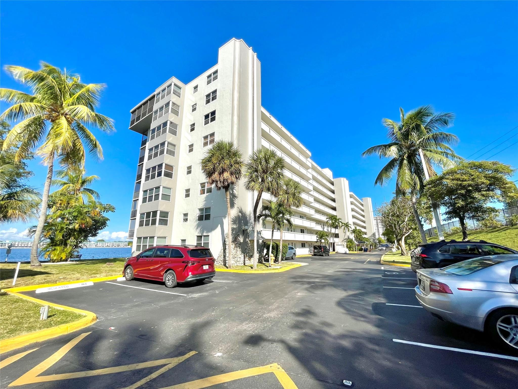 ROYAL BAHAMIAN - Residential Lease