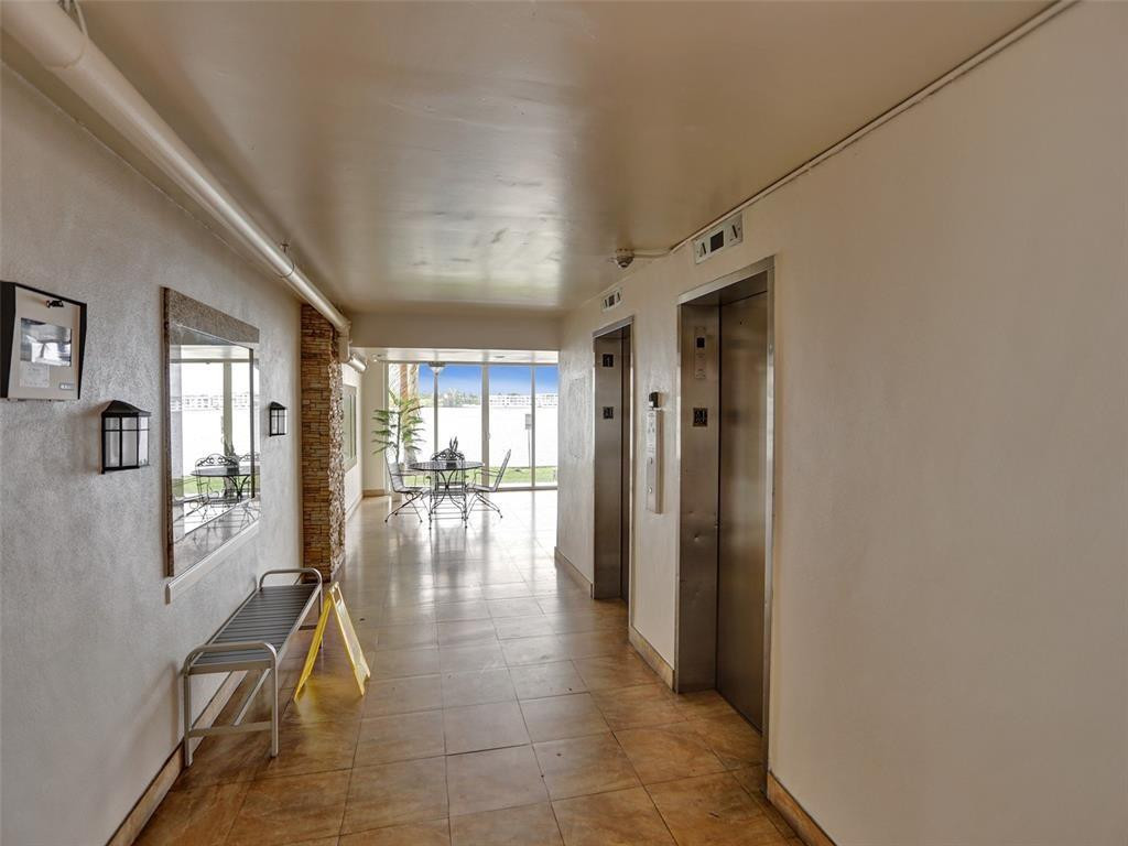 ROYAL BAHAMIAN - Residential Lease