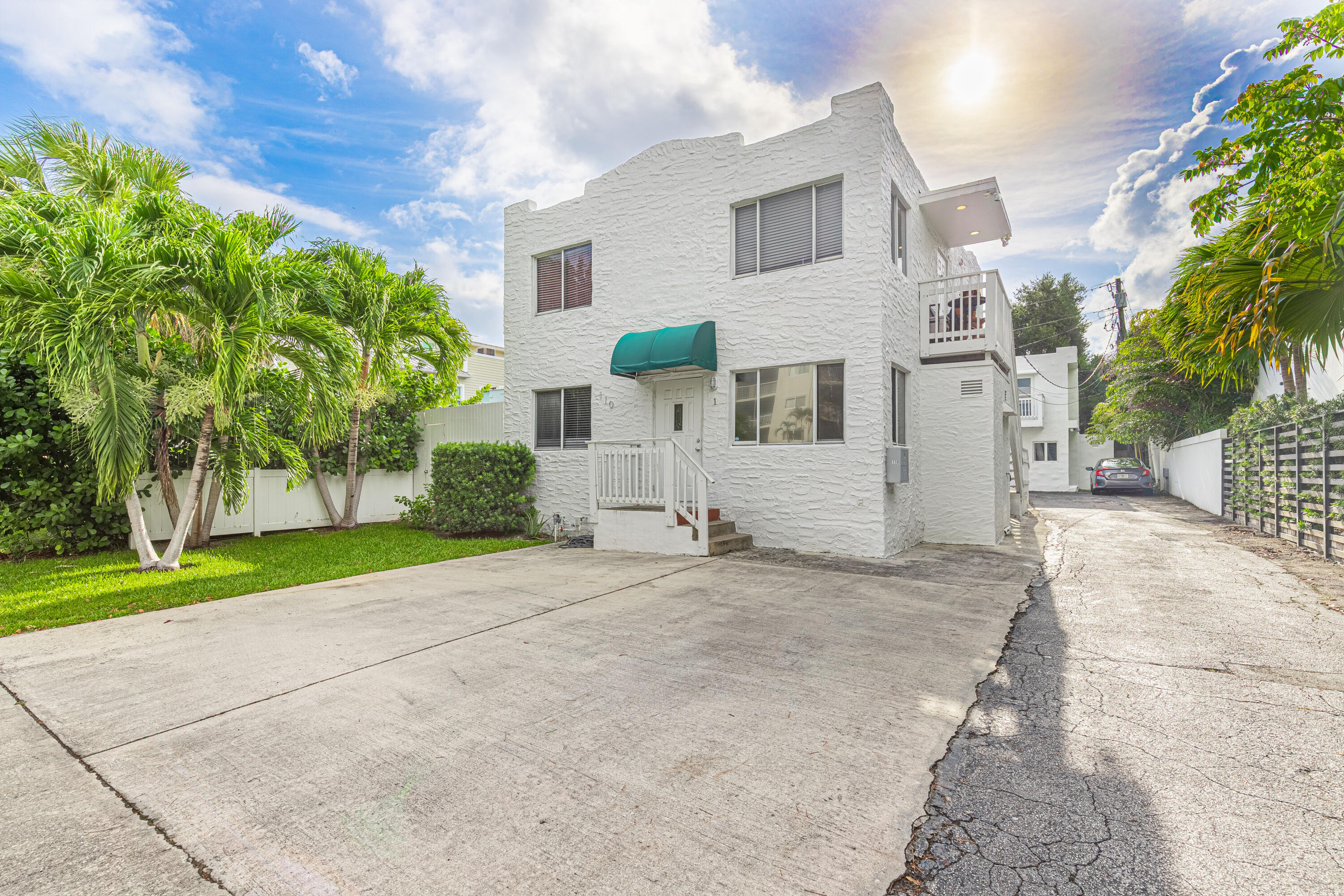 110 NE 16th Terrace