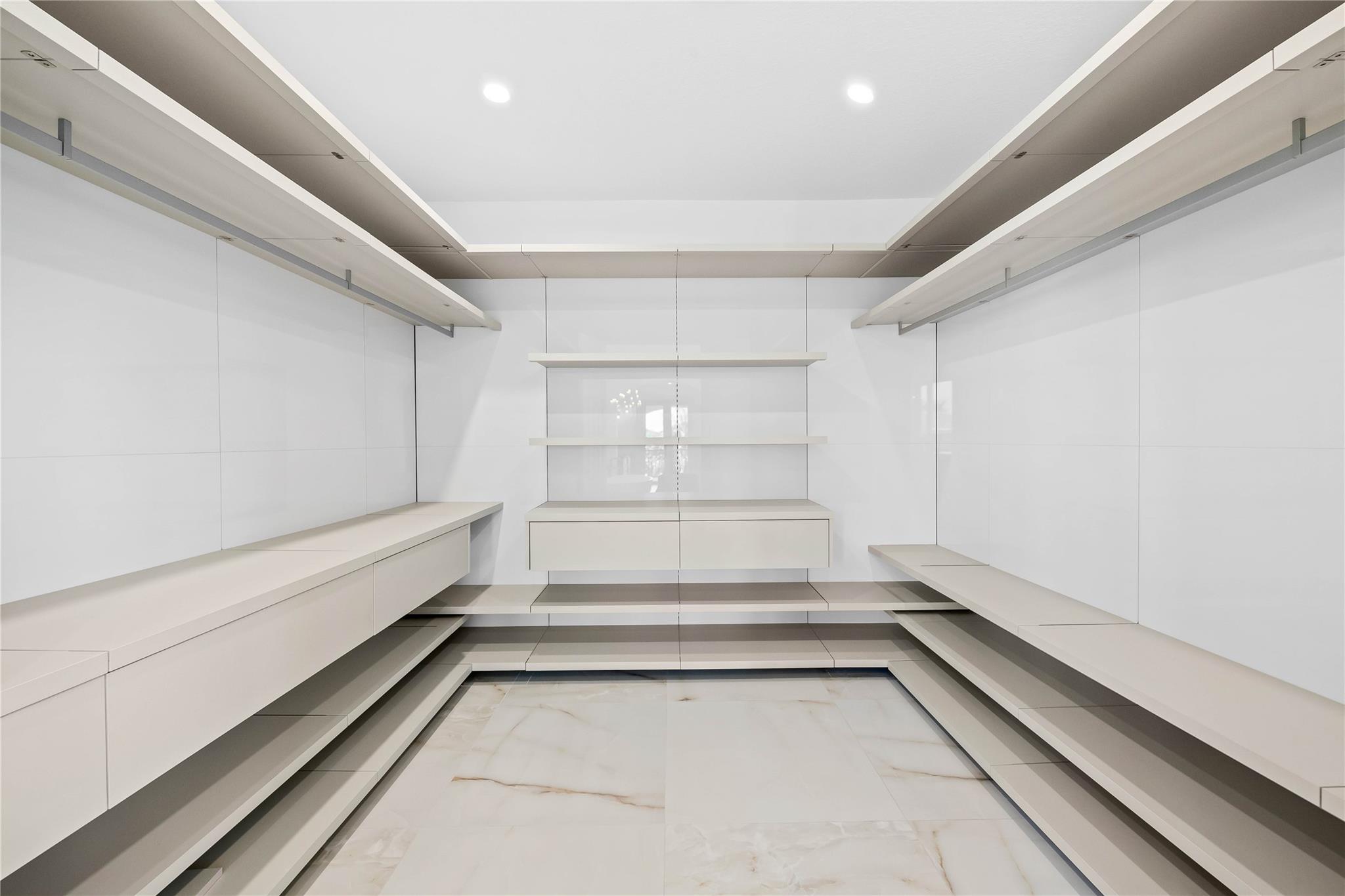 TROPIC ISLE 4TH SEC - Residential Lease