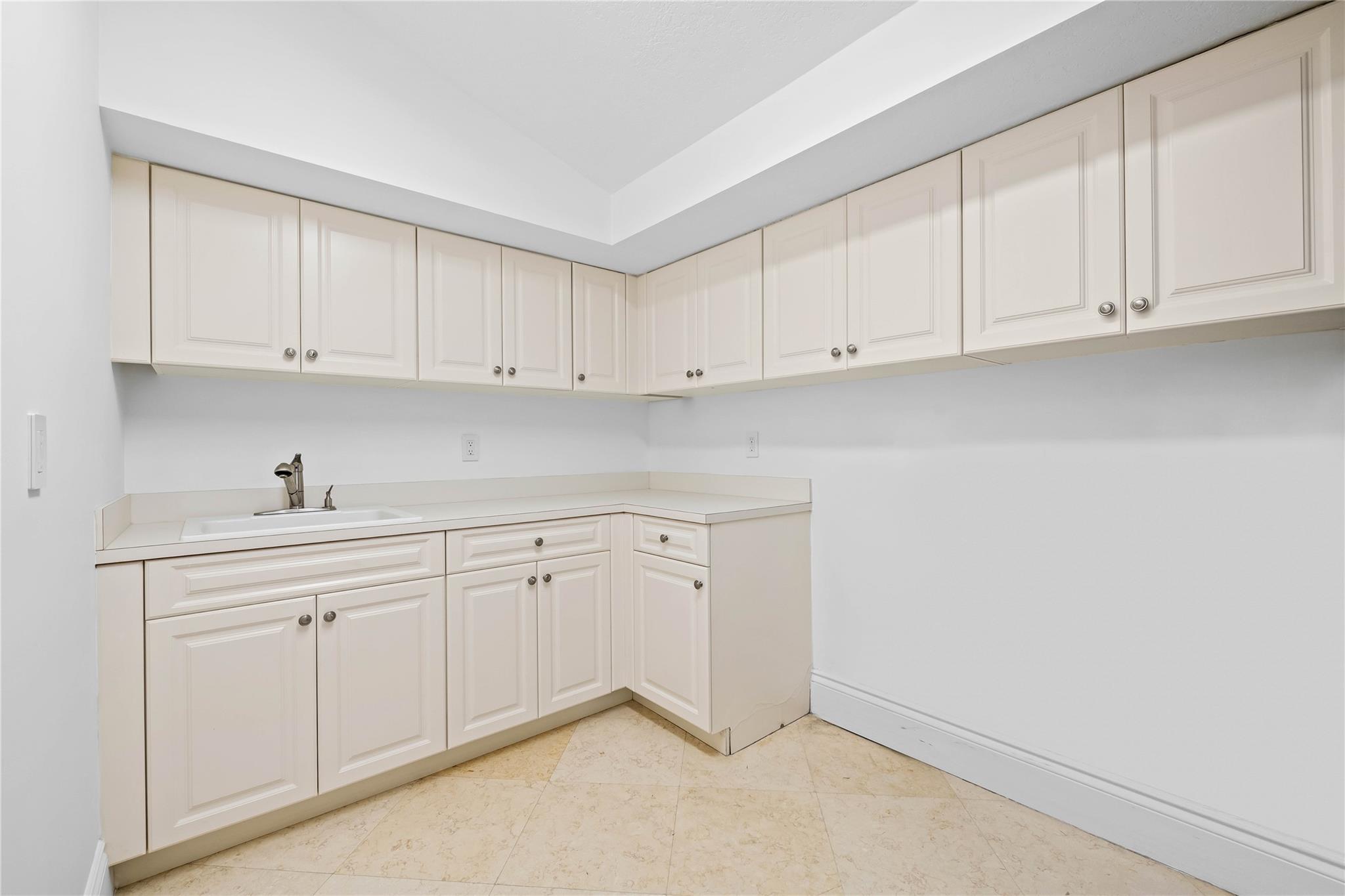 TROPIC ISLE 4TH SEC - Residential Lease