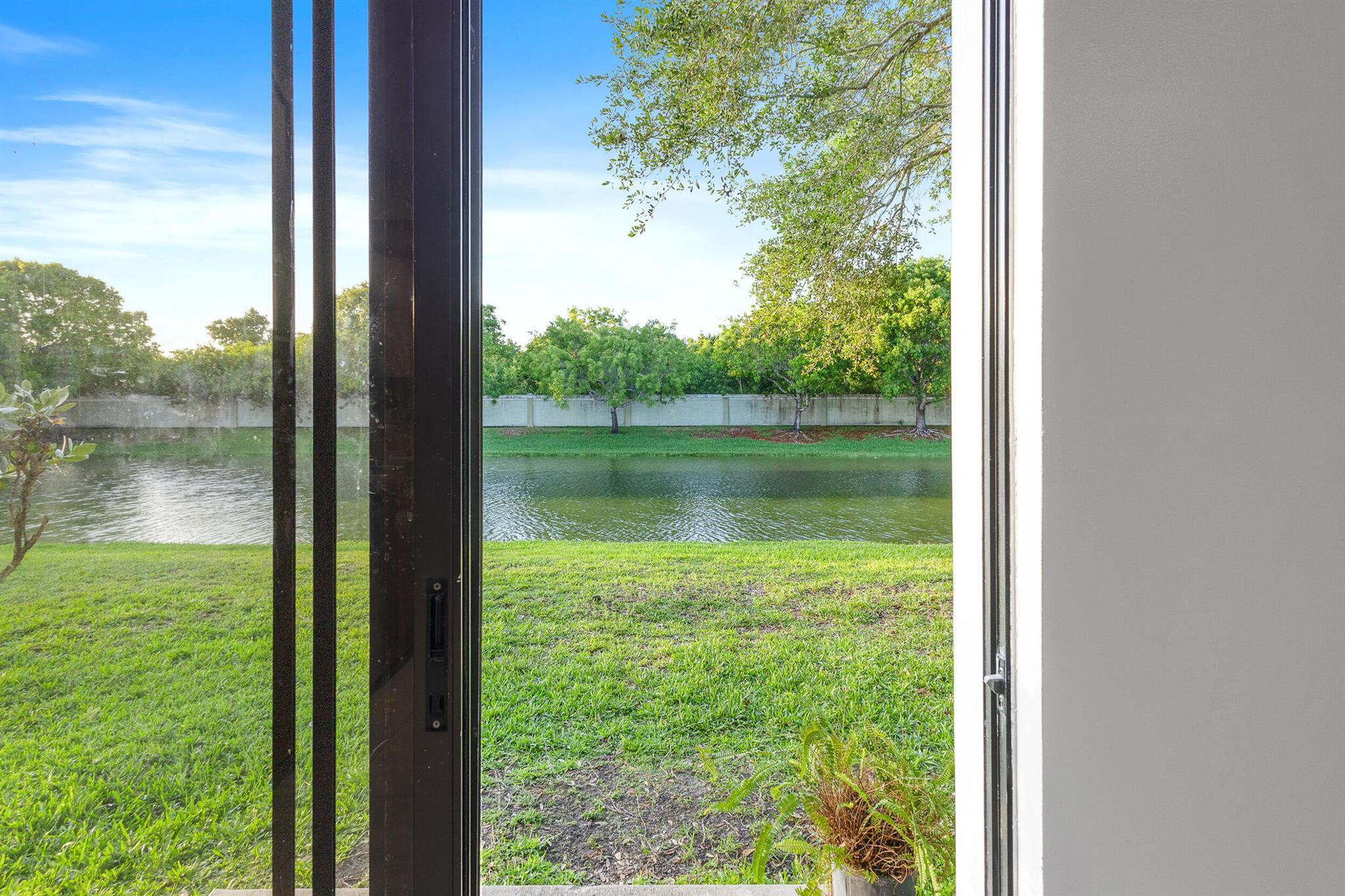 VENICE AT CRYSTAL LAKES C - Residential Lease