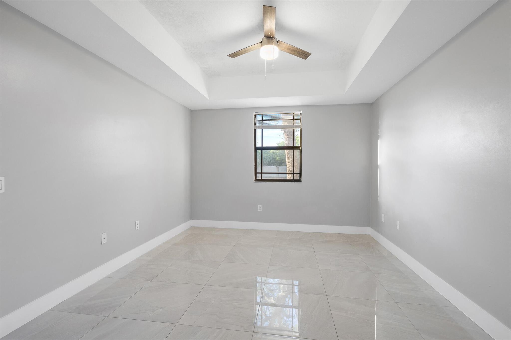 VENICE AT CRYSTAL LAKES C - Residential Lease