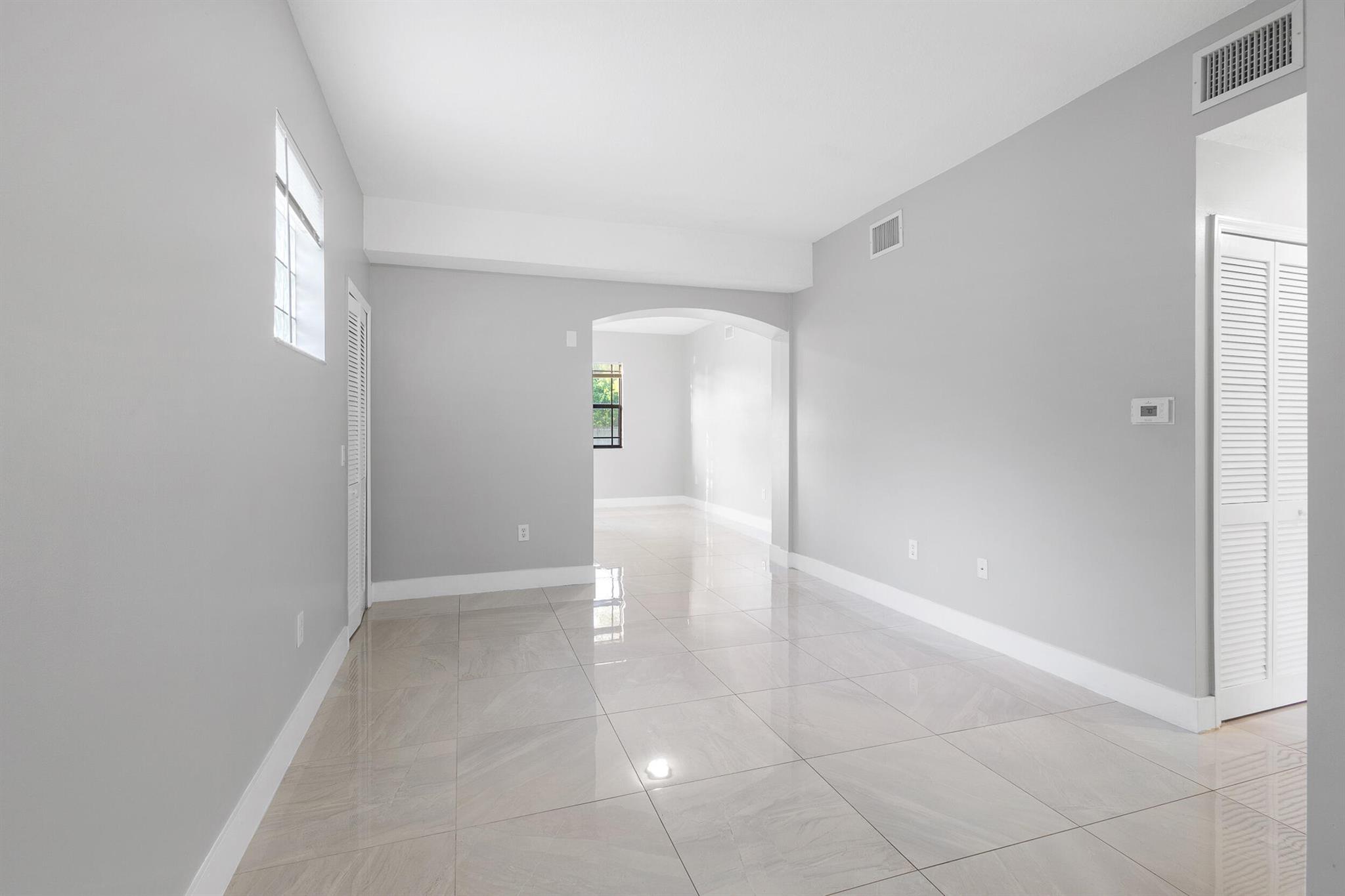VENICE AT CRYSTAL LAKES C - Residential Lease