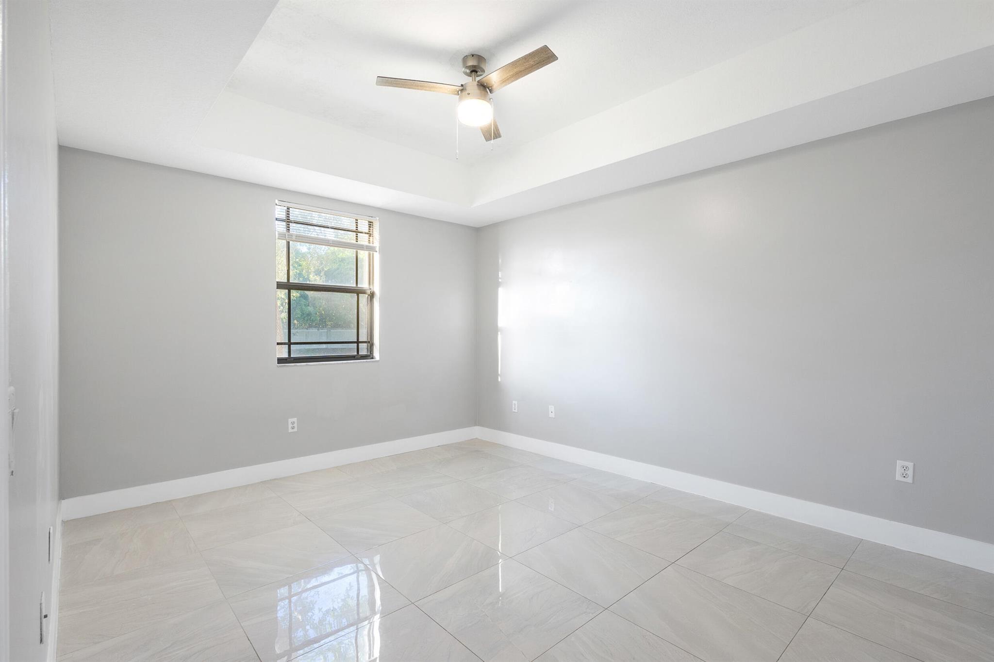 VENICE AT CRYSTAL LAKES C - Residential Lease