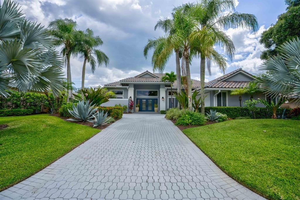 Photo of 140 Thornton Drive, Palm Beach Gardens, FL 33418 (MLS # R10743750)