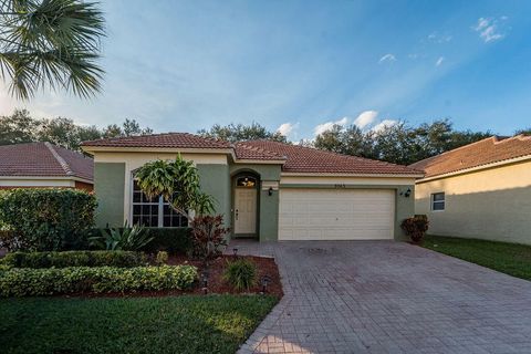 8063 Via Hacienda Riviera Beach FL 33418