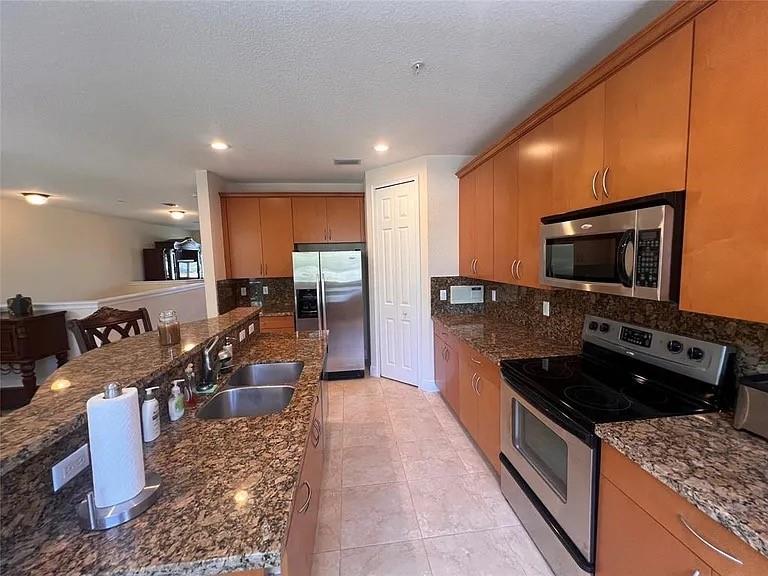 Waterside Village PUD - Residential Lease