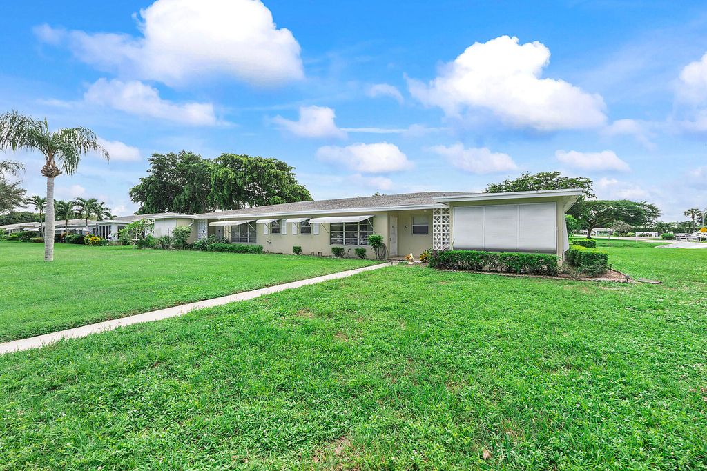 Photo of 350 High Point Boulevard #C, Delray Beach, FL 33445 (MLS # R11029200)