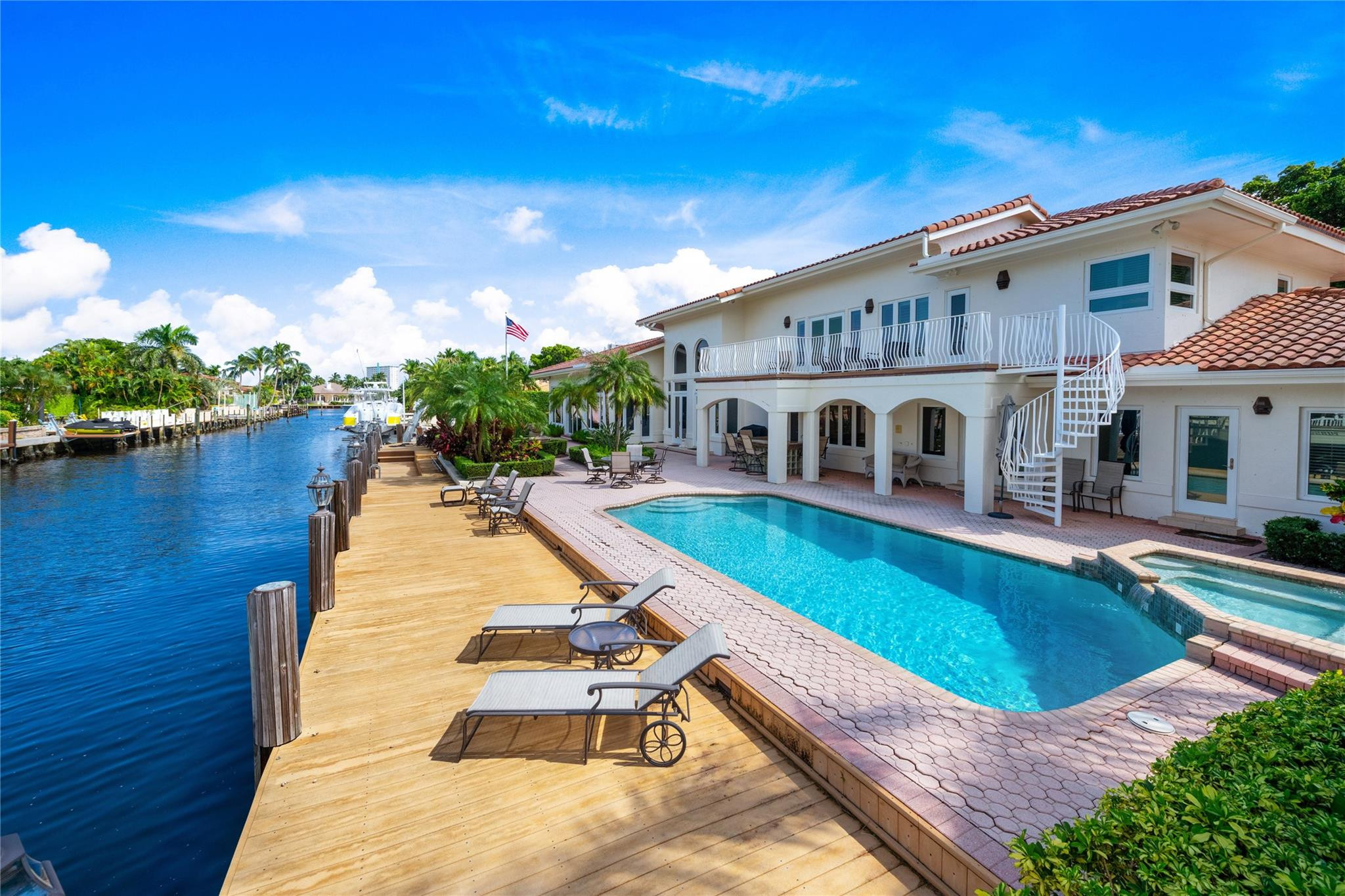 CORAL RIDGE COUNTRY CLUB - Residential