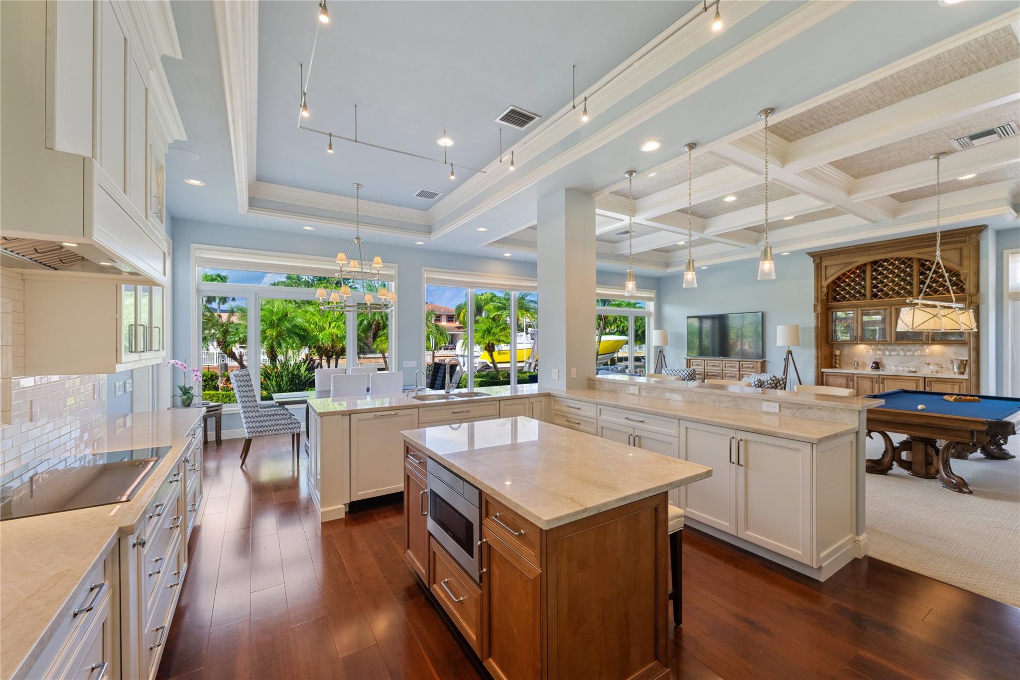 CORAL RIDGE COUNTRY CLUB - Residential