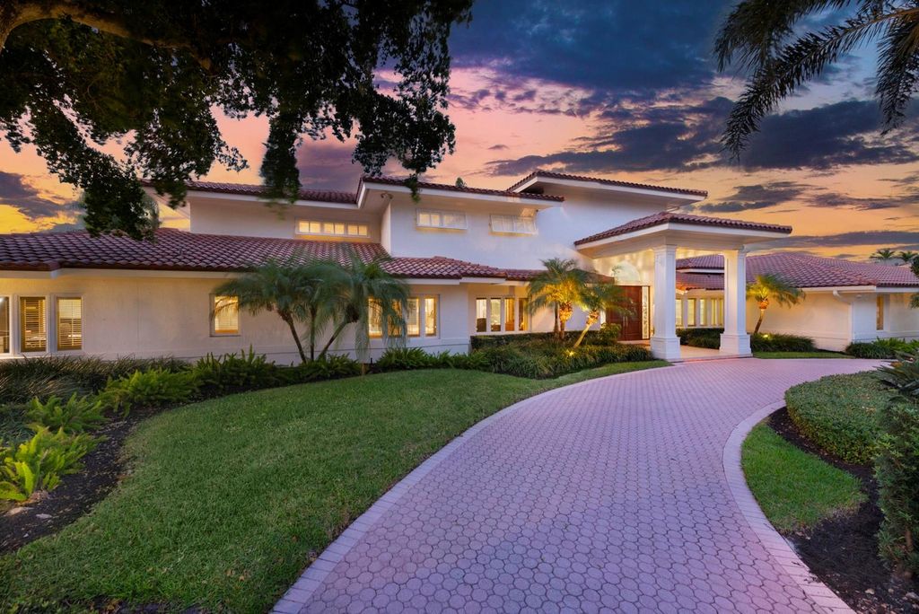 Photo of 3061 NE 44th Street, Fort Lauderdale, FL 33308 (MLS # F10466855)