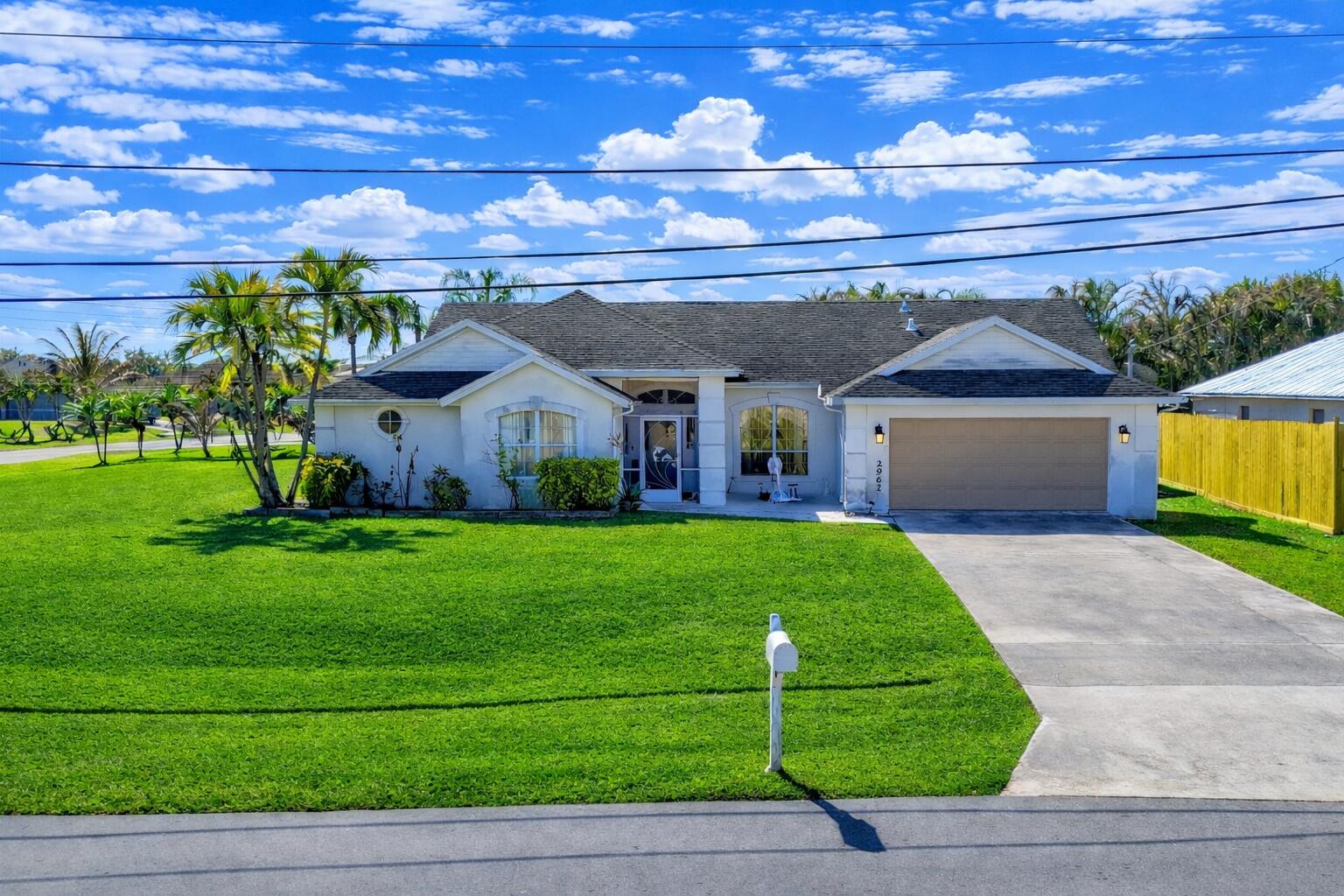 2962 SE Bella Road, Port St Lucie, FL, 34984/$435,000 2 2962 SE Bella Road