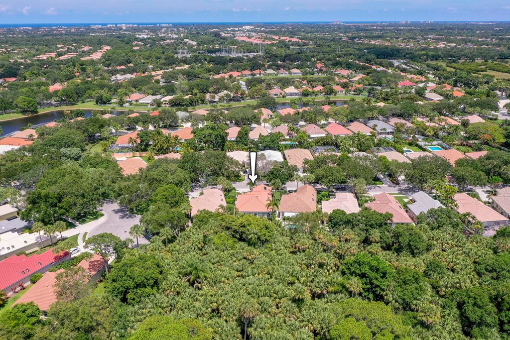 Photo of 202 Hampton Circle, Jupiter, FL 33458 (MLS # R10804947)