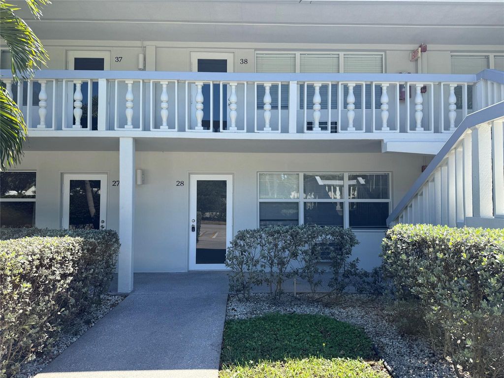 Photo of 28 Ventnor B #28, Deerfield Beach, FL 33442 (MLS # F10484126)