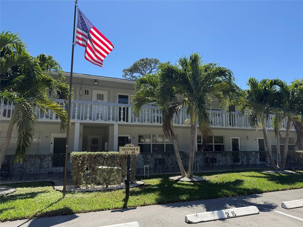 Photo of 28 Ventnor B #28, Deerfield Beach, FL 33442 (MLS # F10484126)