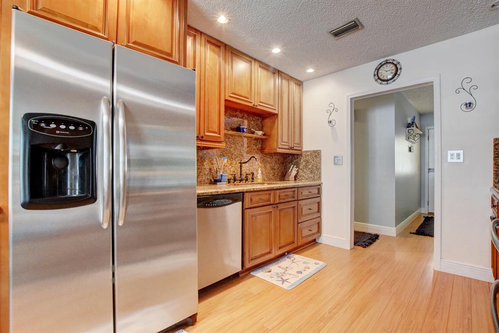 INDIAN TRAIL ESTATES UNIT 1 IS IN LAMANCHA - Residential