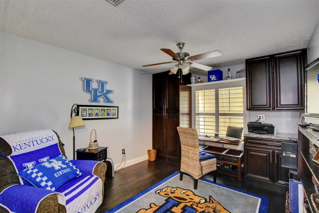 INDIAN TRAIL ESTATES UNIT 1 IS IN LAMANCHA - Residential