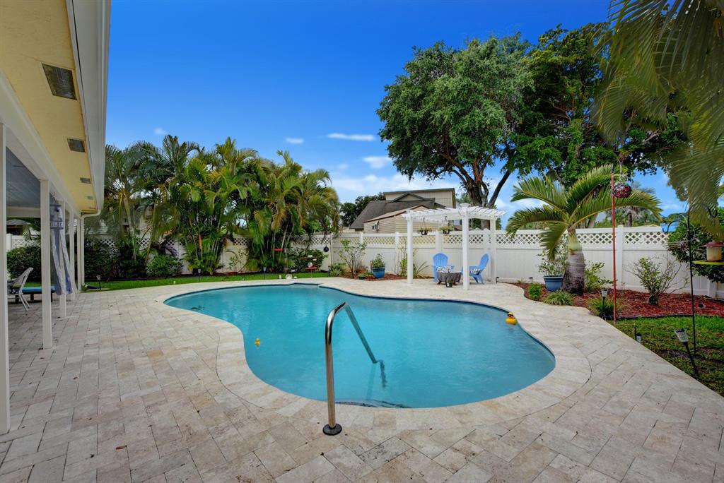 INDIAN TRAIL ESTATES UNIT 1 IS IN LAMANCHA - Residential